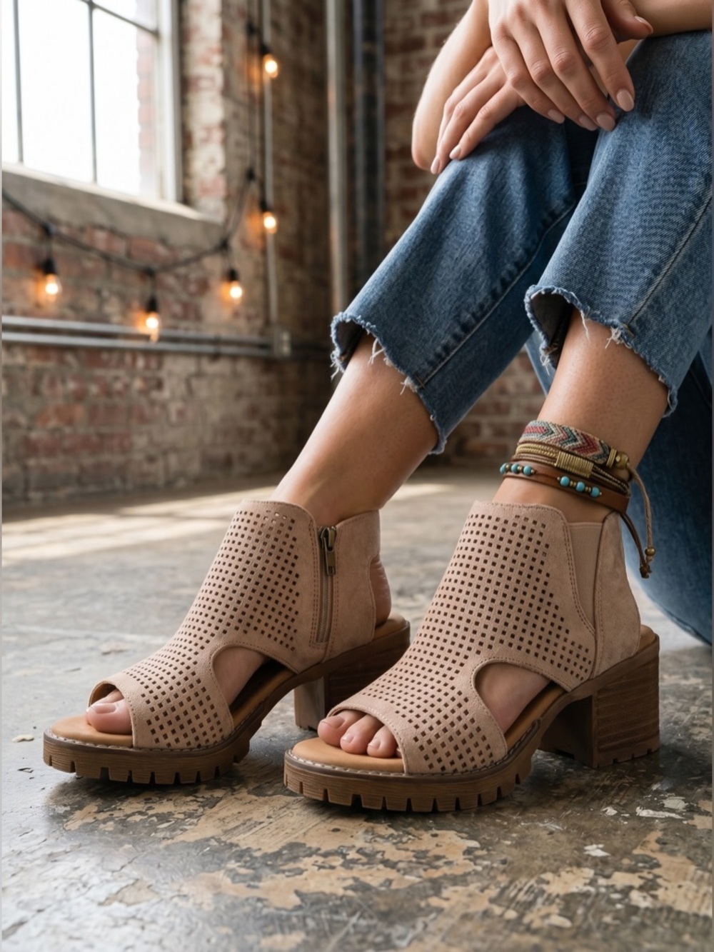 NIB Brand New In Box Very G Milsy Vegan Suede Boho Festival Heels Sandals - Picture 2 of 10